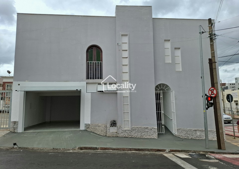 Sobrado Av. Guilherme Ferreira em frente Uniube